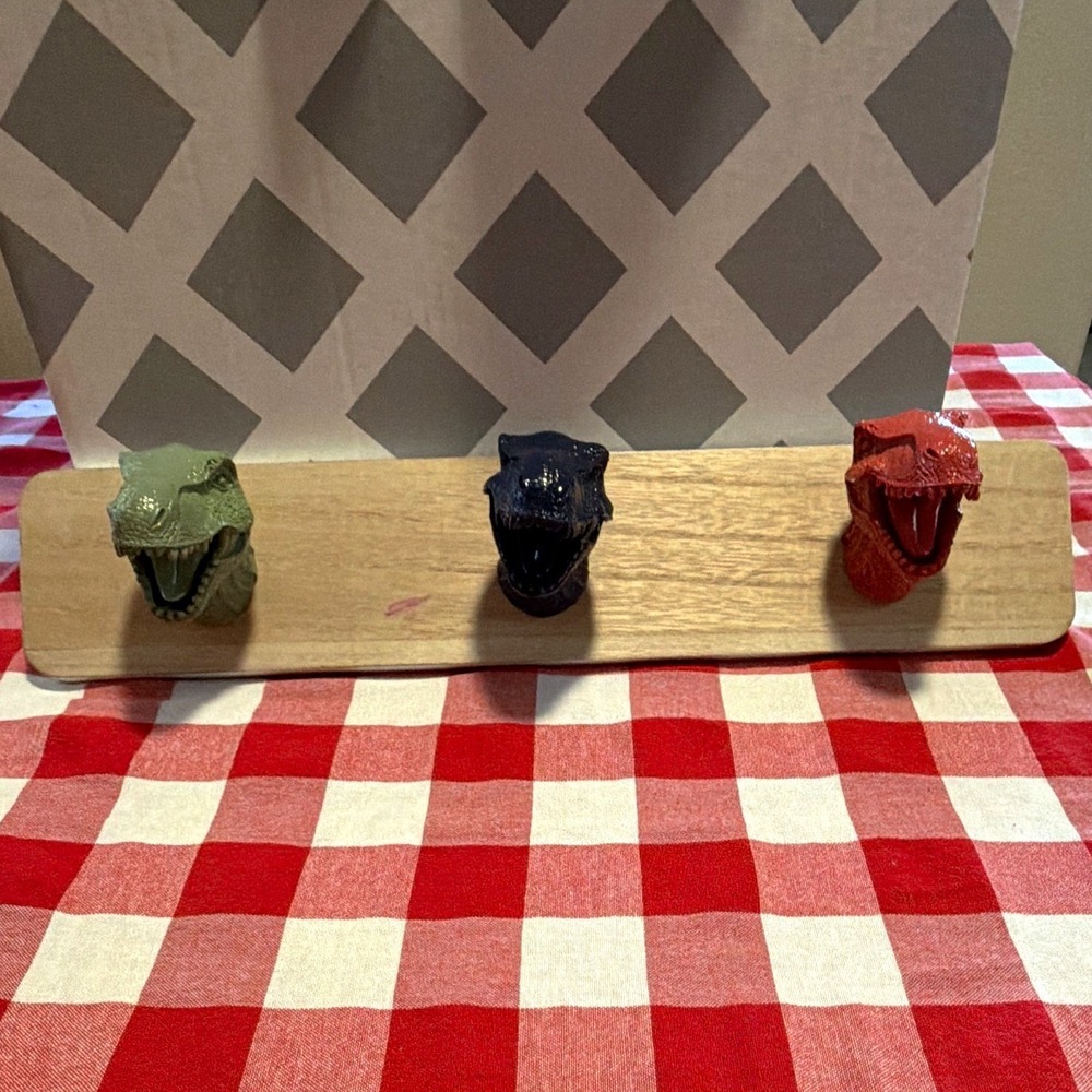 Target Dinosaur Wall Mounted Wood Coat Rack Panel 3 Animal Head Hooks 0970443362